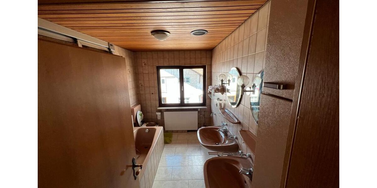 Etagenwohnung Dauchingen - 4 Zimmer, 18 m&sup2;, 300&euro; | Angebot:26569617