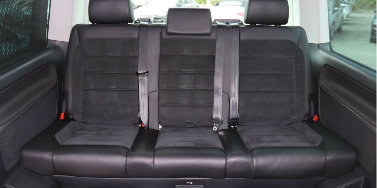 VW T6 Multivan GENERATION SIX 4-MOTION/7 SITZE/NAVI 150.462 km 29.900 &euro; Villingen-Schwenningen 78054