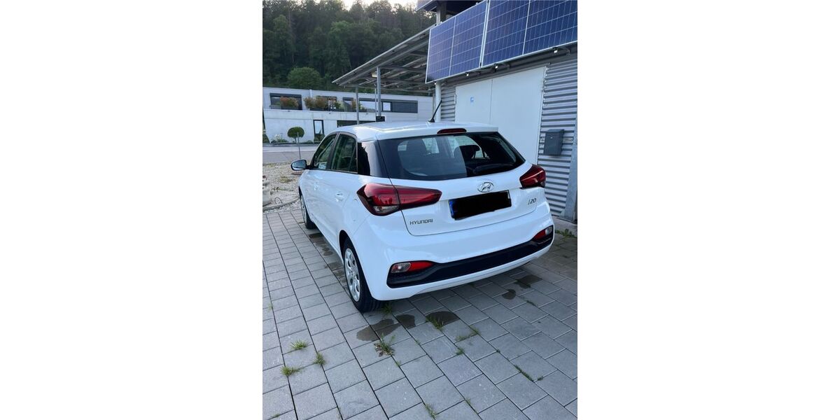 Hyundai i20 73.000 km 14.890 &euro; Spaichingen 78549