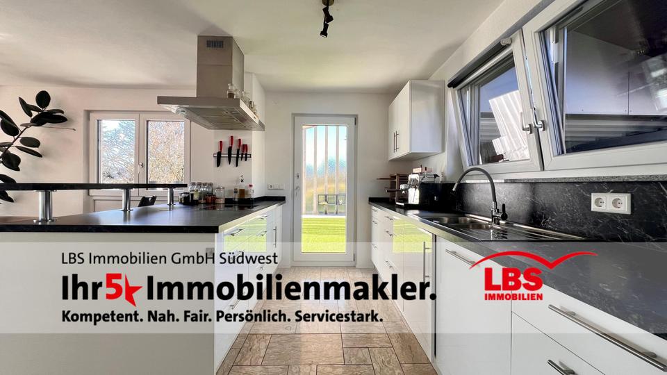 Erdgeschoßwohnung Tuttlingen - 4.5 Zimmer, 158 m&sup2;, 1.580&euro; | Angebot:25430708