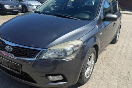 Kia ceed / Ceed 182.000 km 2.400 &euro; Villingen 78050