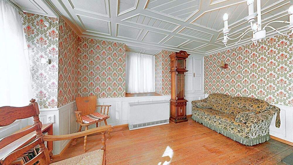 Einfamilienhaus Vöhrenbach Stadtgebiet - 1 Zimmer, 204 m&sup2;, 195.000&euro; | Angebot:25747049