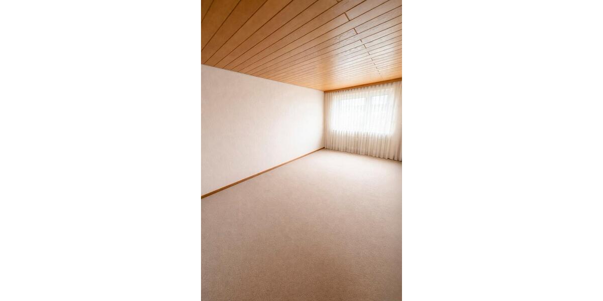 Etagenwohnung Villingen-Schwenningen Schwenningen - 3 Zimmer, 80 m&sup2;, 380&euro; | Angebot:25978995