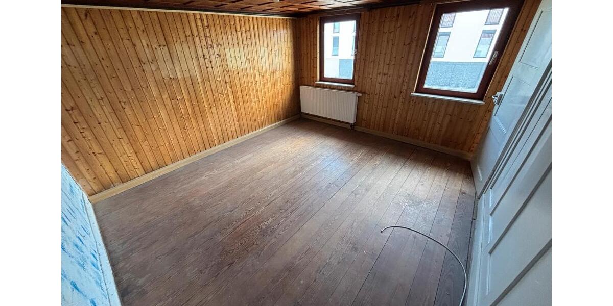 Einfamilienhaus Tuningen - 7.5 Zimmer, 200 m&sup2;, 750&euro; | Angebot:26051483