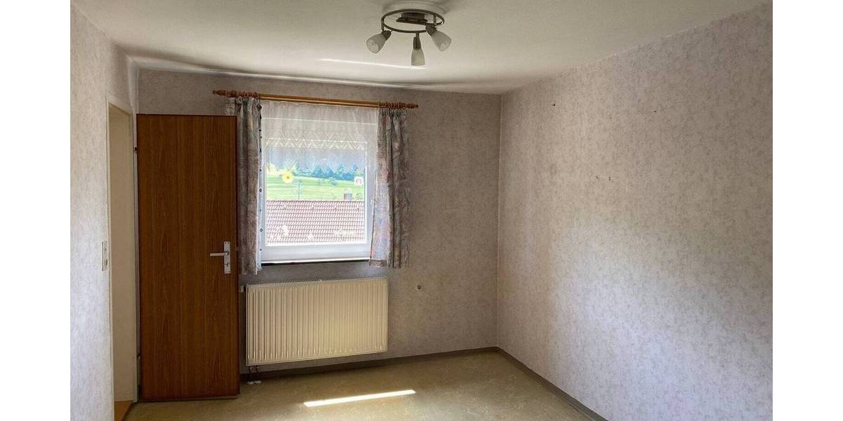 Doppelhaushälfte Reichenbach - 6 Zimmer, 124 m&sup2;, 130.000&euro; | Angebot:25671596