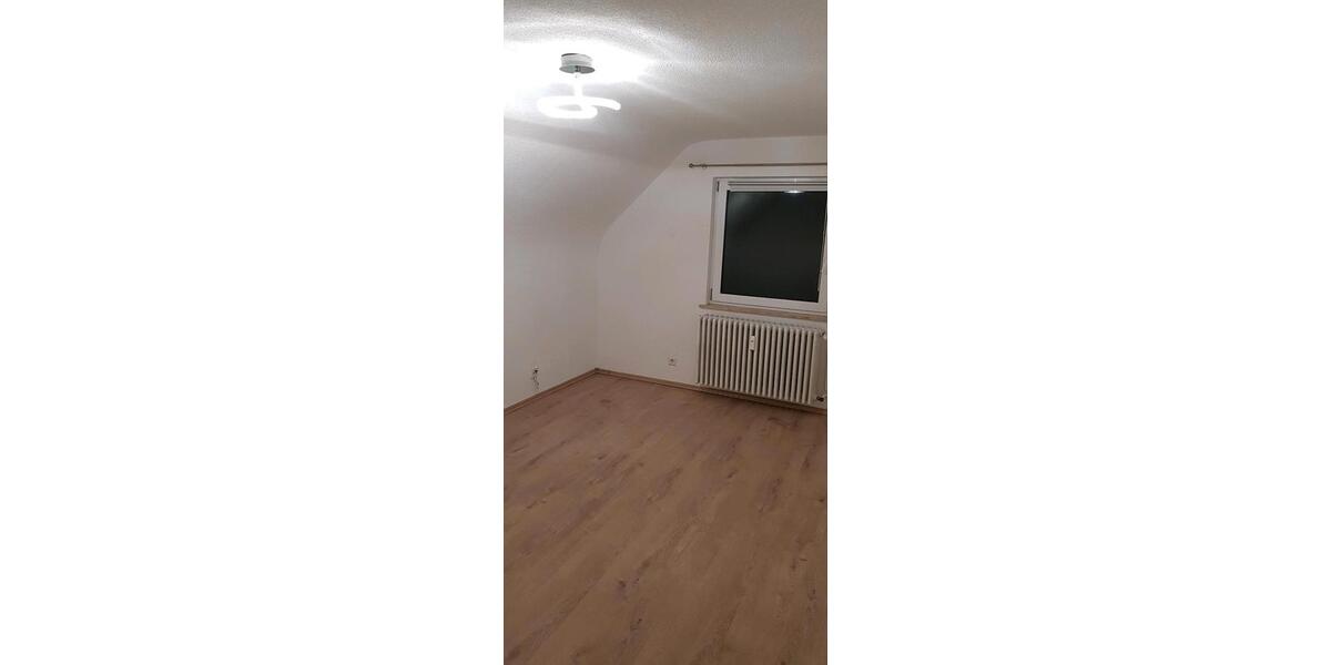 Dachgeschoßwohnung Unterkirnach - 3 Zimmer, 62 m&sup2;, 140.000&euro; | Angebot:26649424