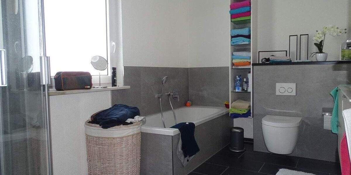 Einfamilienhaus Bad Dürrheim Sunthausen - 8 Zimmer, 229 m&sup2;, 695.000&euro; | Angebot:25671608