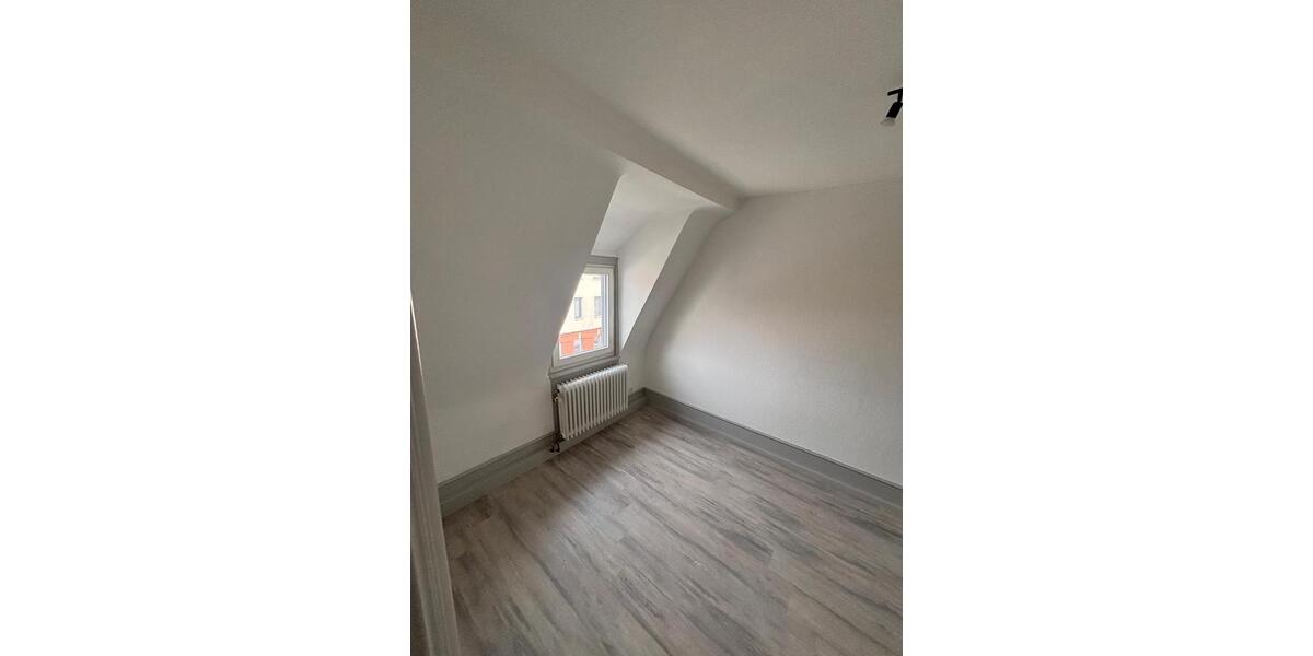 Dachgeschoßwohnung Tuttlingen - 4 Zimmer, 85 m&sup2;, 800&euro; | Angebot:24650514