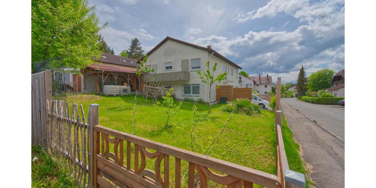 Viel Platz, viele Möglichkeiten – Zweifamilienhaus mit großem Grundstück in Bad Dürrheim - Zweifamilienhaus Bad Dürrheim | Angebot:26733237