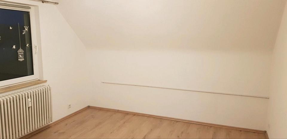 Dachgeschoßwohnung Unterkirnach - 3 Zimmer, 62 m&sup2;, 140.000&euro; | Angebot:26649424