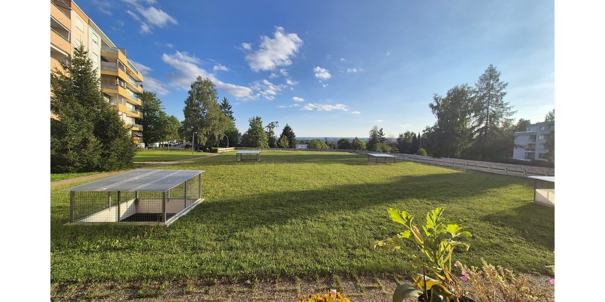 Helle 3,5 Zimmer-Erdgeschosswohnung mit eigenem Eingang, Balkon und TG-Stellplatz - Erdgeschoßwohnung Villingen-Schwenningen Schwenningen | Angebot:23555221