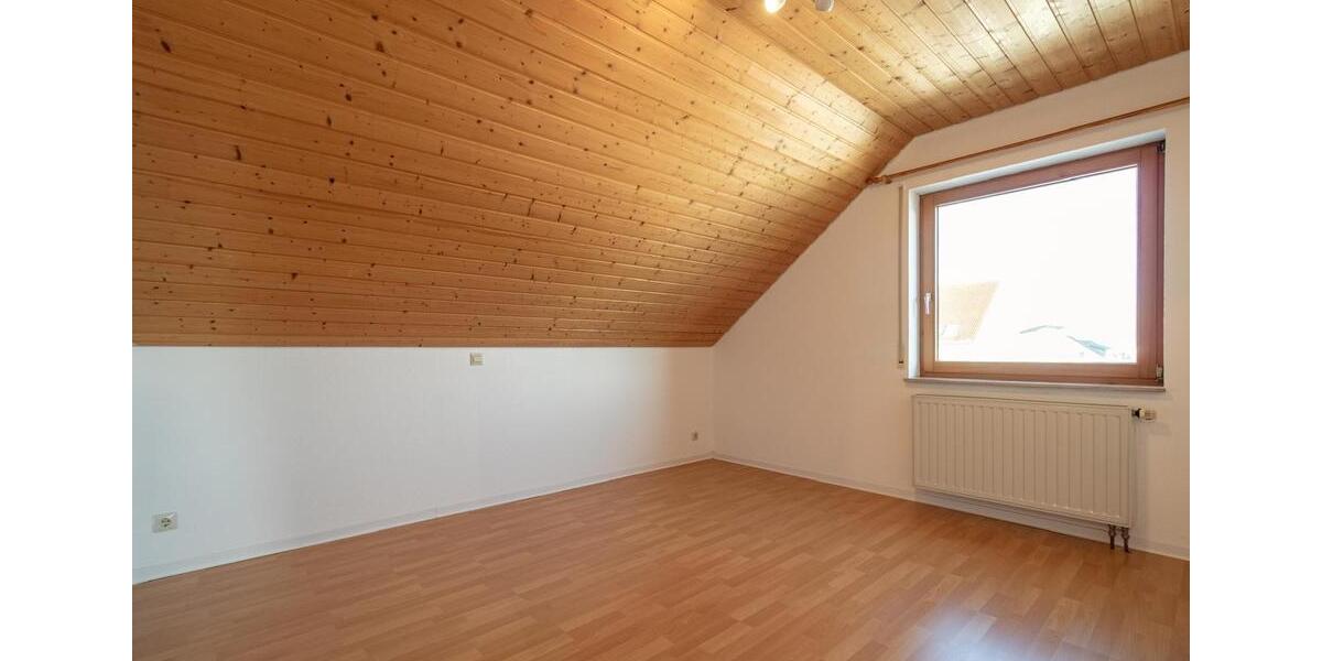 Dachgeschoßwohnung Zimmern ob Rottweil - 2 Zimmer, 47 m&sup2;, 620&euro; | Angebot:25328117