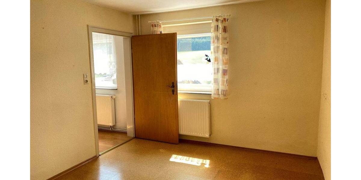Doppelhaushälfte Reichenbach - 6 Zimmer, 124 m&sup2;, 130.000&euro; | Angebot:25671596