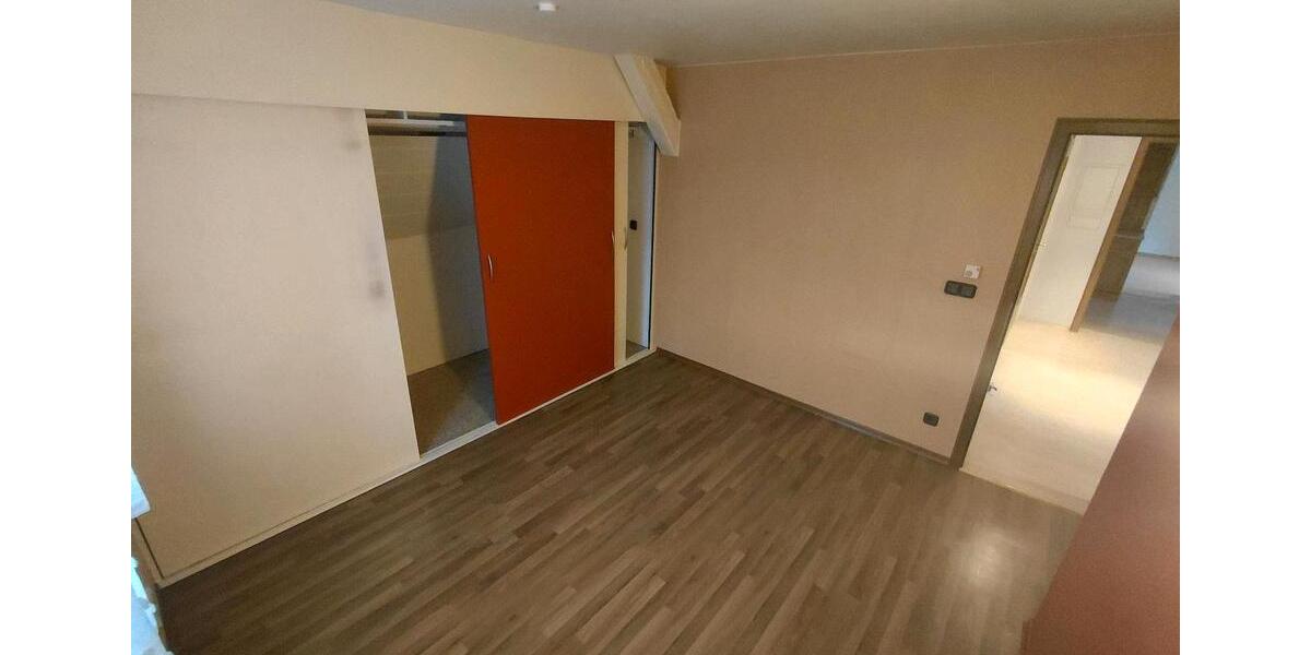 Mehrfamilienhaus, Wohnhaus Tuningen - 12 Zimmer, 241 m&sup2;, 410.000&euro; | Angebot:25375091