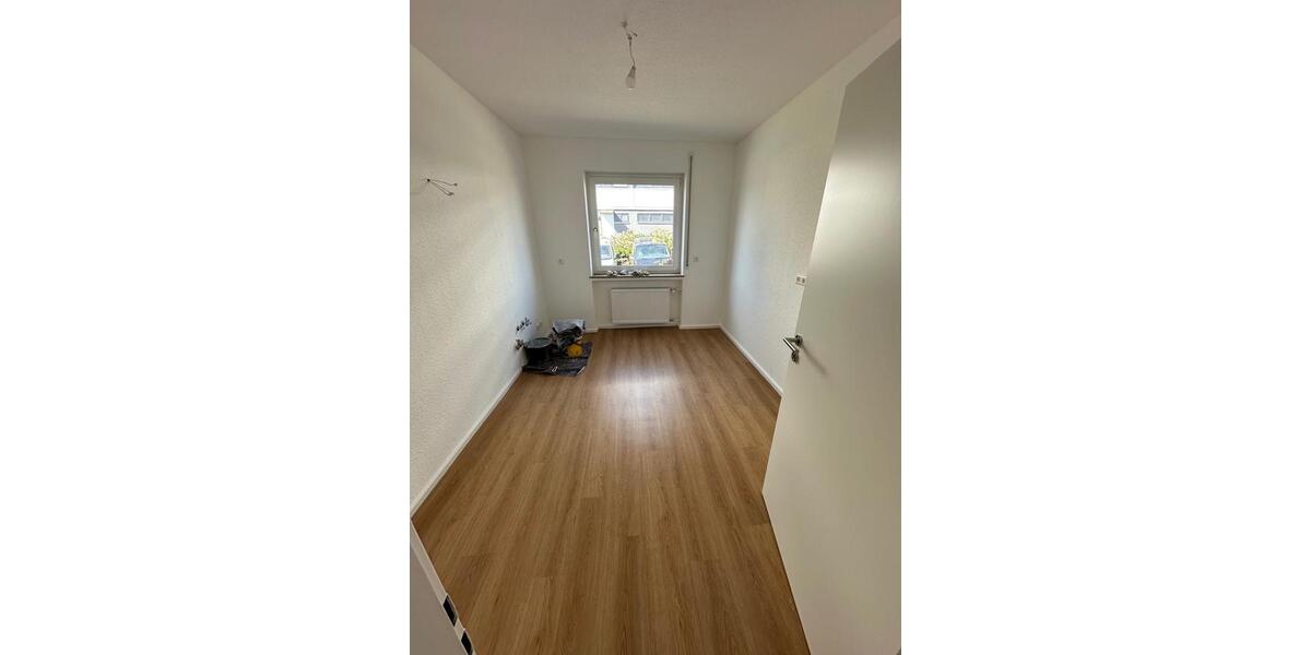 Hochparterre Villingen-Schwenningen Schwenningen - 3 Zimmer, 88 m&sup2;, 1.135&euro; | Angebot:26615335