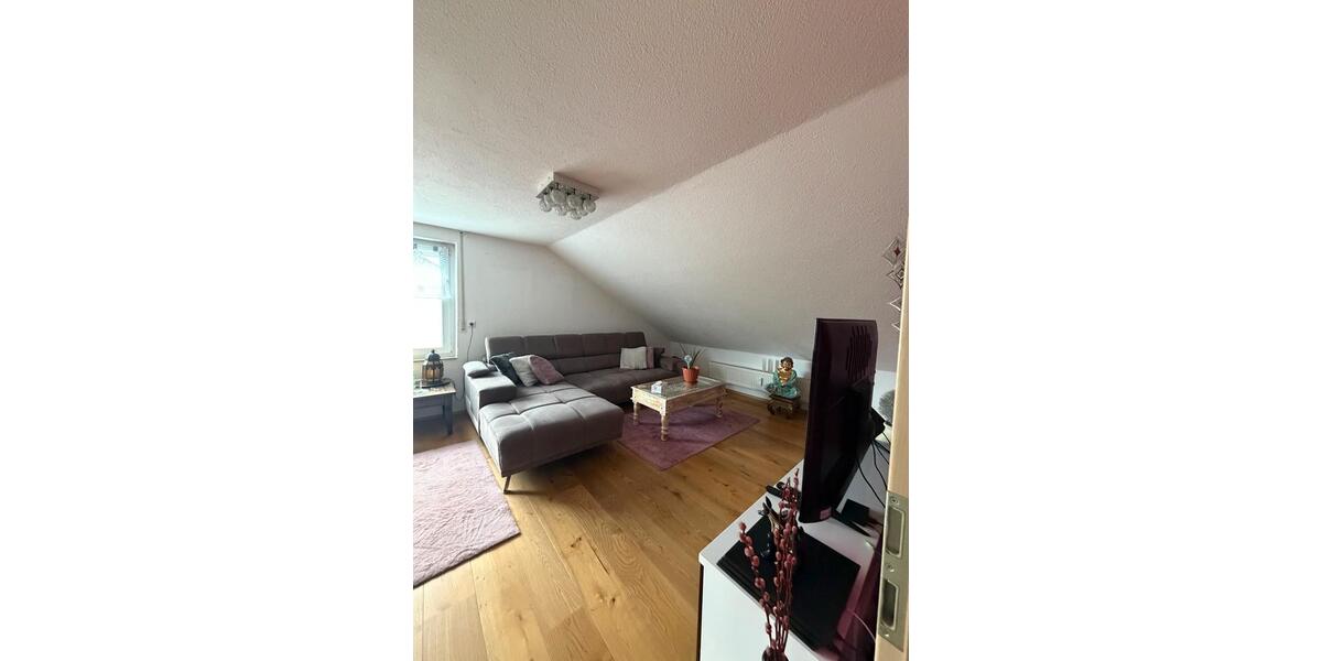 Dachgeschoßwohnung Zimmern ob Rottweil - 4 Zimmer, 80 m&sup2;, 1.050&euro; | Angebot:25259117