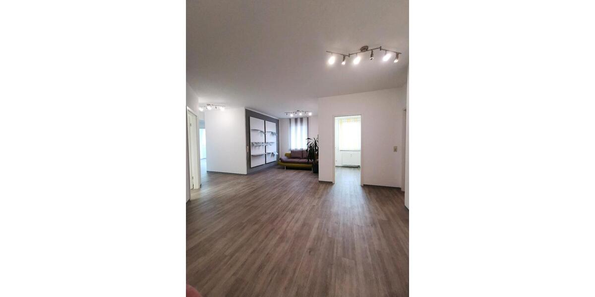 Etagenwohnung Sankt Georgen im Schwarzwald - 7 Zimmer, 102 m&sup2;, 391.000&euro; | Angebot:23497294