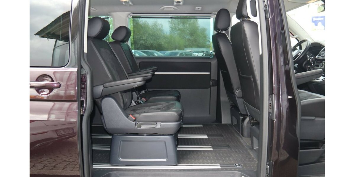 VW T6 Multivan GENERATION SIX 4-MOTION/7 SITZE/NAVI 150.462 km 29.900 &euro; Villingen-Schwenningen 78054