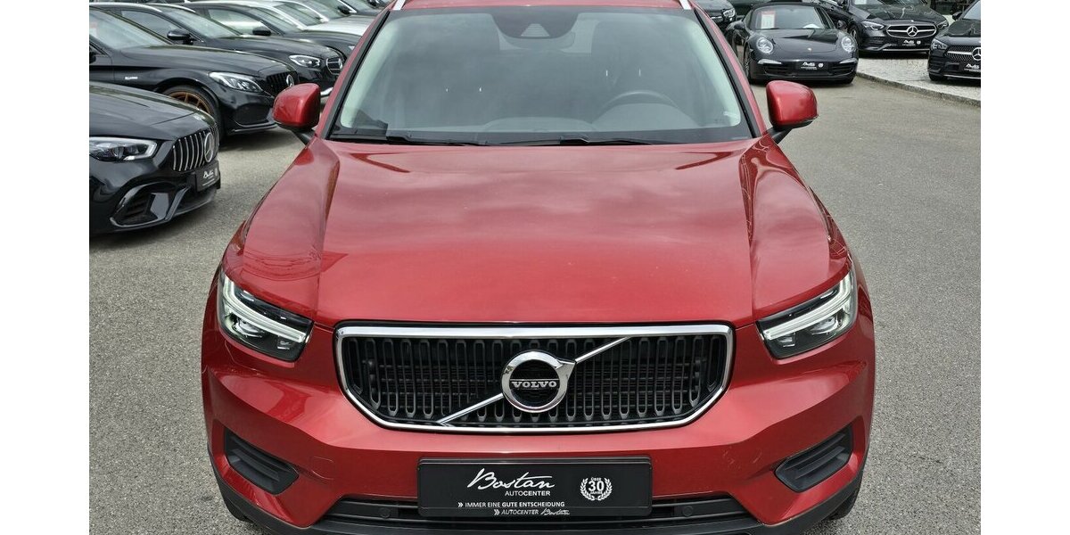 Volvo XC40 T4 MOMENTUM AWD/KLIMA/LEDER/ PRO-PAKET/LED 52.808 km 23.900 &euro; Villingen-Schwenningen 78054