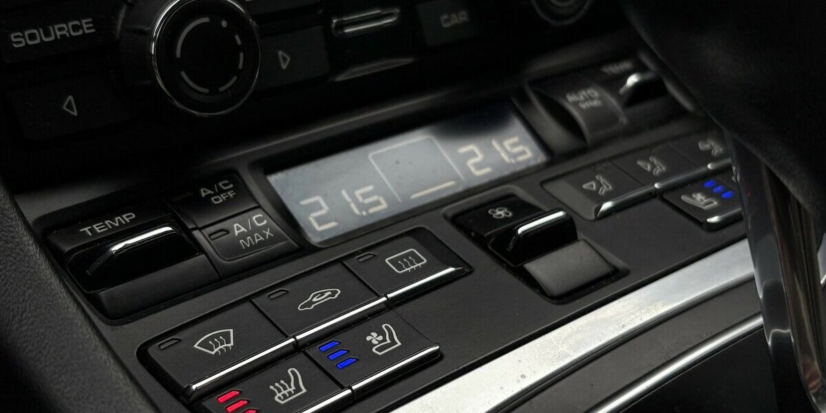 Porsche 991 911 Carrera 4S SPORTAGA/APPROVED/KAMERA/NAVI 152.242 km 77.900 &euro; Villingen-Schwenningen 78054