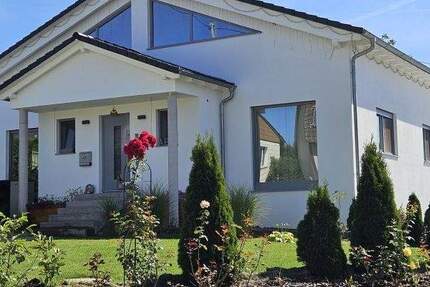 Haus Oberndorf a.N. Hochmössingen - 9 Zimmer, 283 m&sup2;, 699.000&euro; | Angebot:25778038