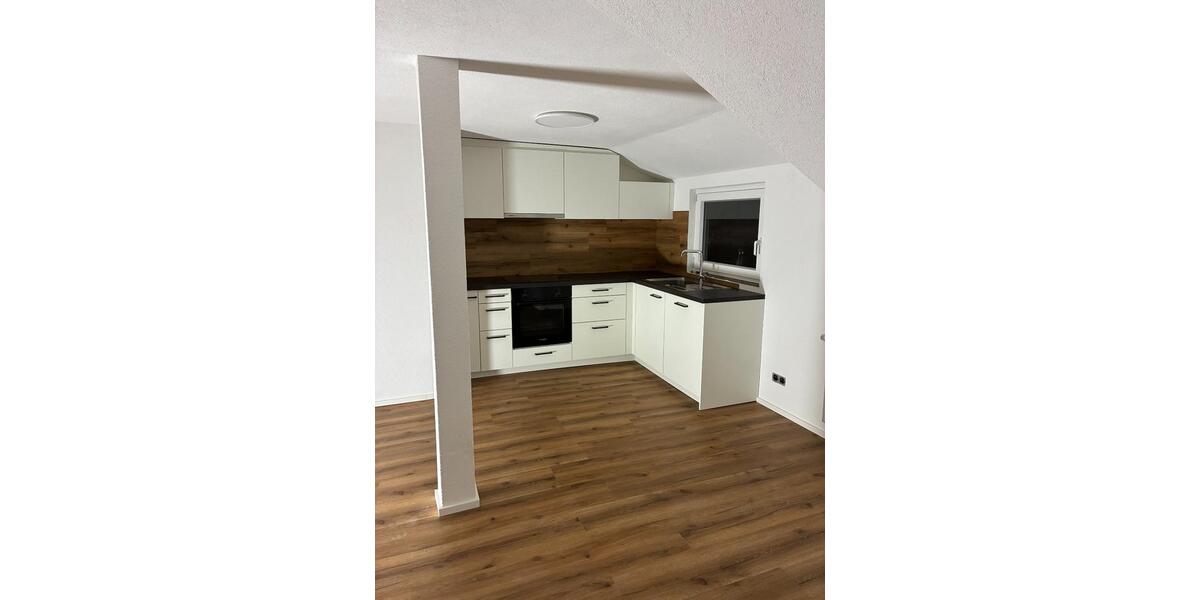 Dachgeschoßwohnung Schramberg - 2.5 Zimmer, 75 m&sup2;, 700&euro; | Angebot:25972424