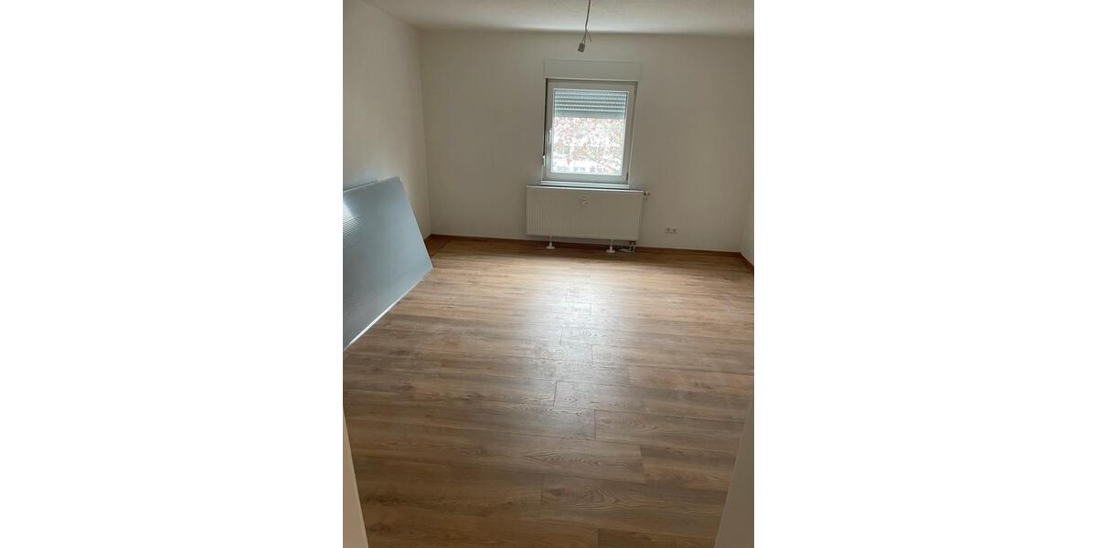 Dachgeschoßwohnung Villingen-Schwenningen Schwenningen - 1 Zimmer, 75 m&sup2;, 1.050&euro; | Angebot:25161035