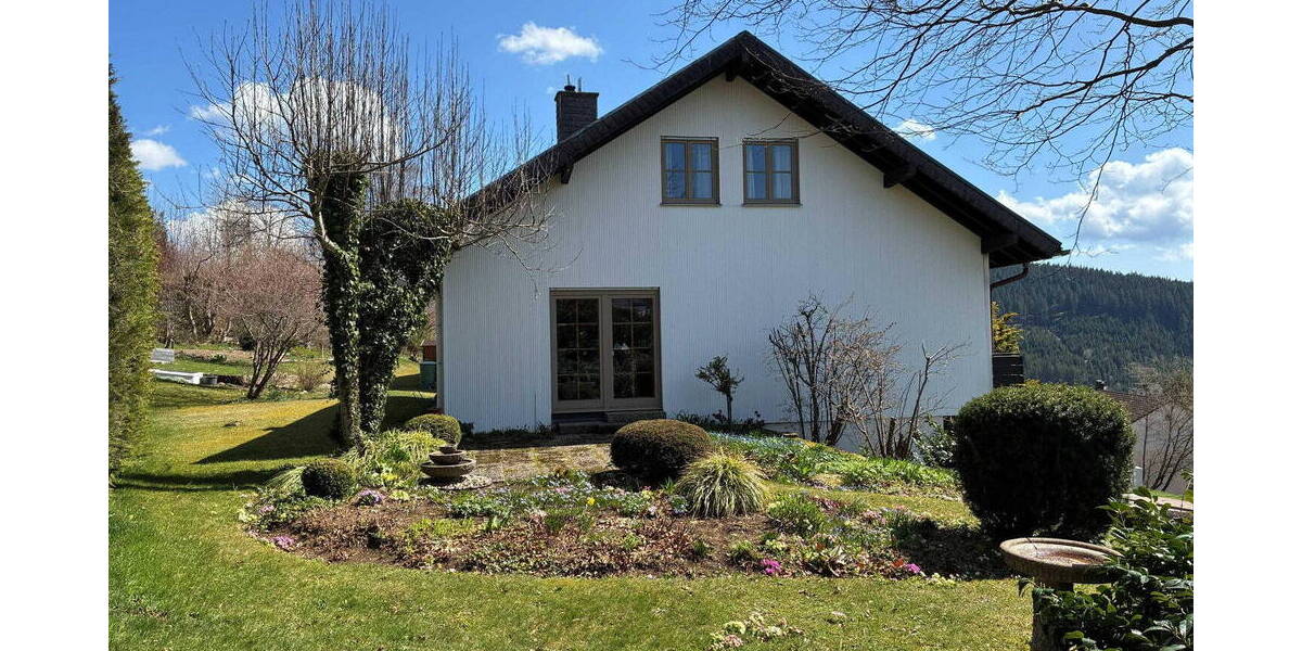Einfamilienhaus Furtwangen Stadtgebiet - 8 Zimmer, 165 m&sup2;, 418.000&euro; | Angebot:26731668