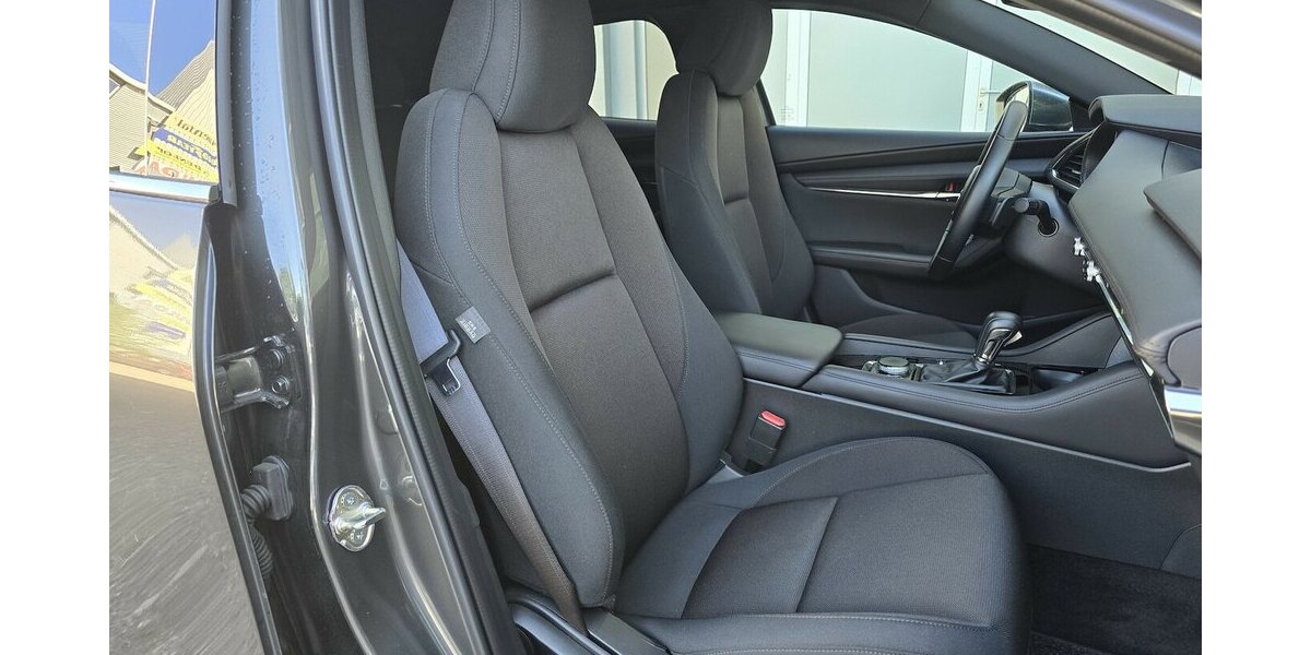 Mazda 3 EXCLUSIVE-LINE/HEAD-UP/BOSE/360°/NAVI/LED 41.985 km 23.900 &euro; Villingen-Schwenningen 78054
