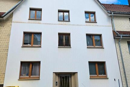 Haus Furtwangen im Schwarzwald - 9 Zimmer, 250 m&sup2;, 500.000&euro; | Angebot:26754584