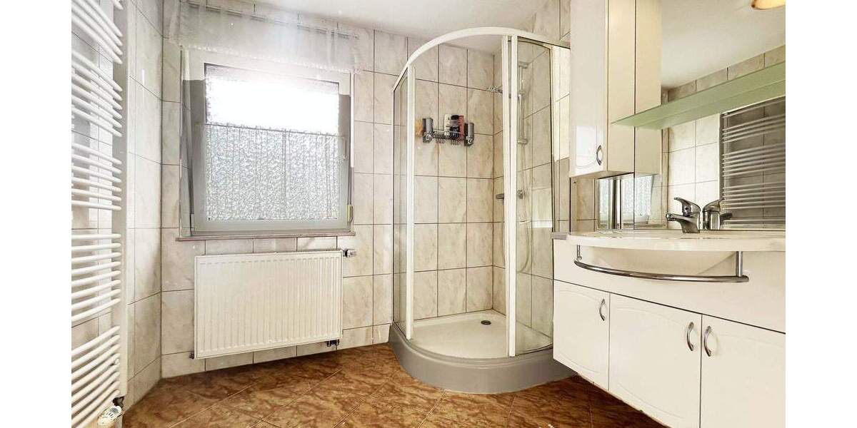 Mehrfamilienhaus, Wohnhaus Bad Dürrheim Oberbaldingen - 7 Zimmer, 183 m&sup2;, 350.000&euro; | Angebot:25780203