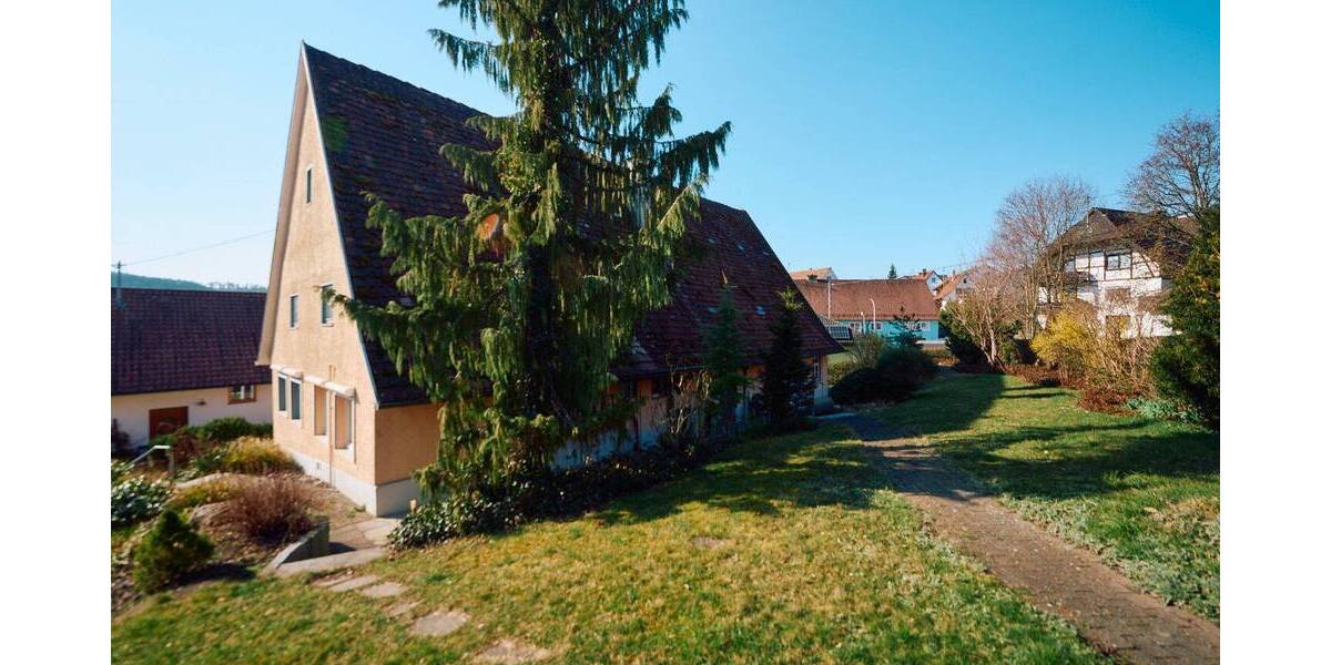 Einfamilienhaus Deißlingen - 5 Zimmer, 135 m&sup2;, 148.500&euro; | Angebot:26015843