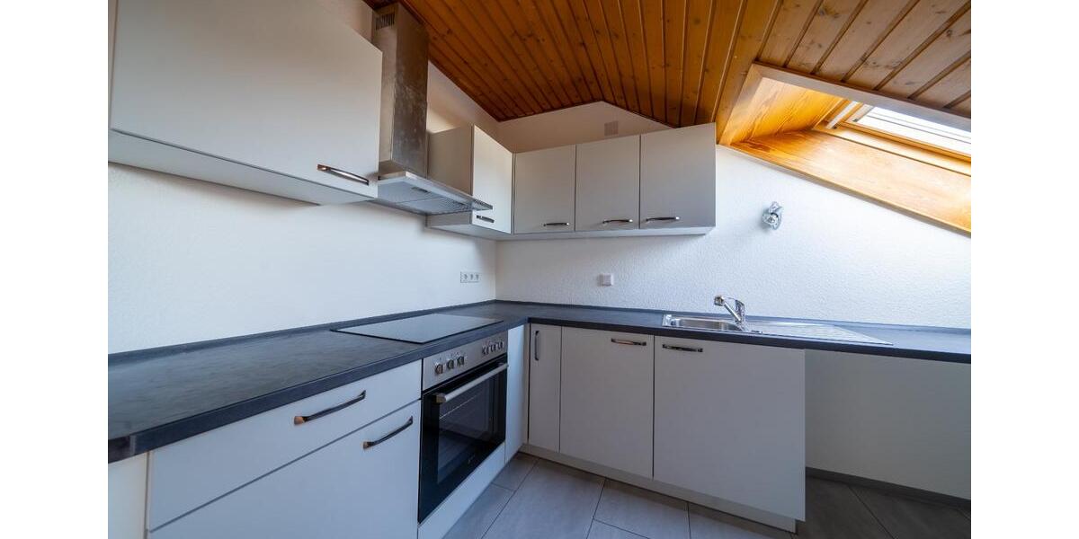 Dachgeschoßwohnung Villingen-Schwenningen Schwenningen - 4 Zimmer, 61 m&sup2;, 159.000&euro; | Angebot:24740176