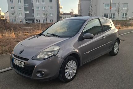 Renault Clio 213.000 km 2.449 &euro; Trossingen 78647