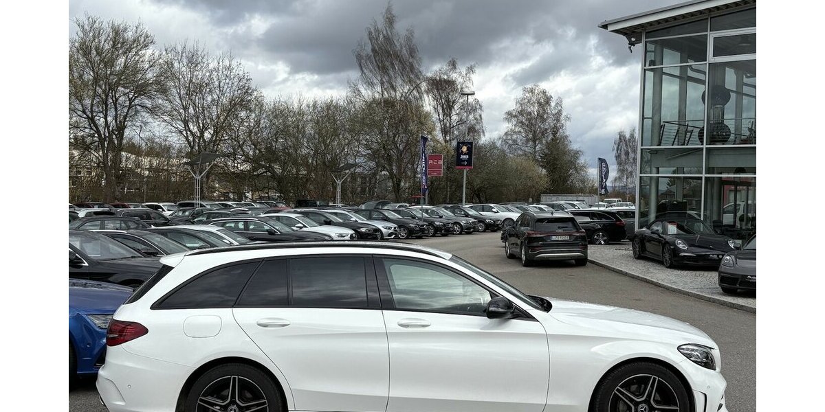 Mercedes-Benz C 200 AMG KAMERA/NAVI/CARPLAY/NIGHT/SHZ/ACC/AHK 73.254 km 24.800 &euro; Villingen-Schwenningen 78054