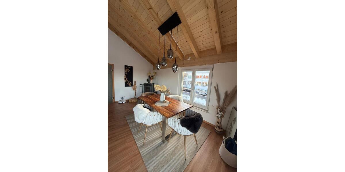 Dachgeschoßwohnung Mönchweiler - 2.5 Zimmer, 79 m&sup2;, 319.000&euro; | Angebot:24720567