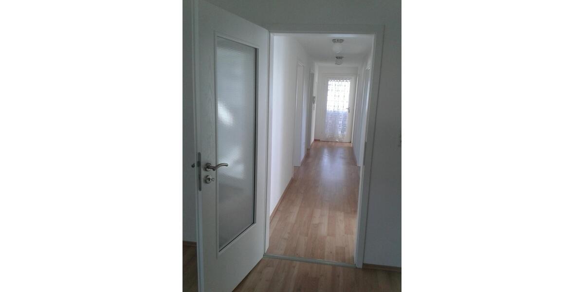 Dachgeschoßwohnung Villingen-Schwenningen Schwenningen - 3 Zimmer, 85 m&sup2;, 780&euro; | Angebot:25932445