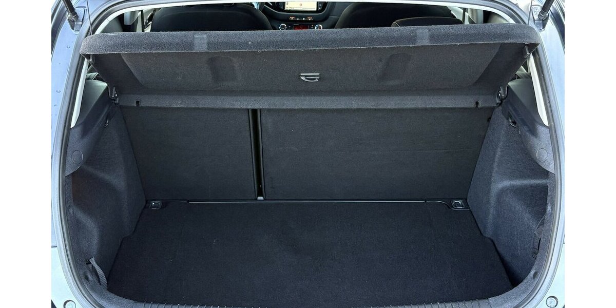 Kia Ceed 1.6 Spirit NAVI/KAMERA/CARPLAY/SITZHEIZUNG 94.202 km 12.900 &euro; Villingen-Schwenningen 78054