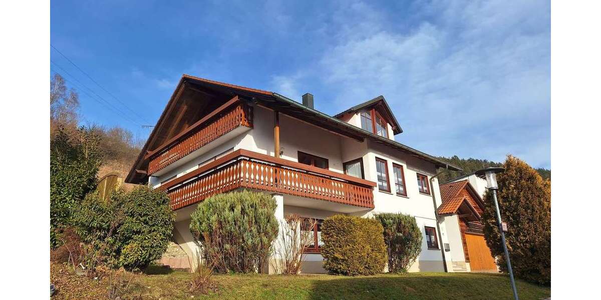 Etagenwohnung Tuttlingen - 3 Zimmer, 105 m&sup2;, 1.000&euro; | Angebot:25429583