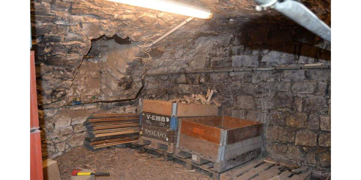 Mehrfamilienhaus, Wohnhaus Tuttlingen - 9 Zimmer, 210 m&sup2;, 315.000&euro; | Angebot:25730580