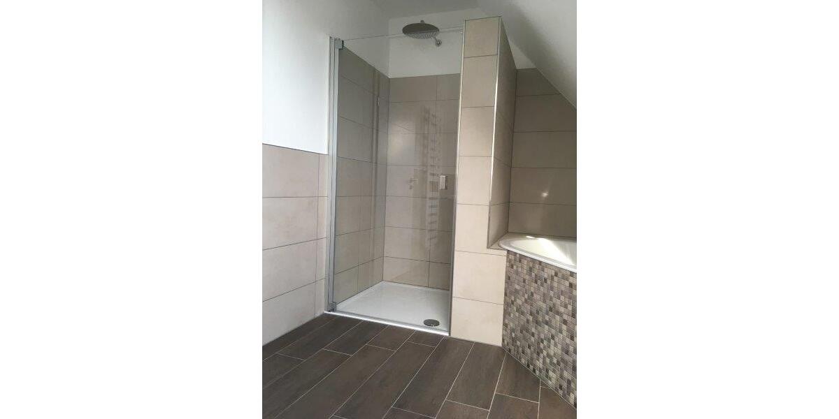 Dachgeschoßwohnung Villingen-Schwenningen Schwenningen - 4.5 Zimmer, 107 m&sup2;, 1.200&euro; | Angebot:26384373