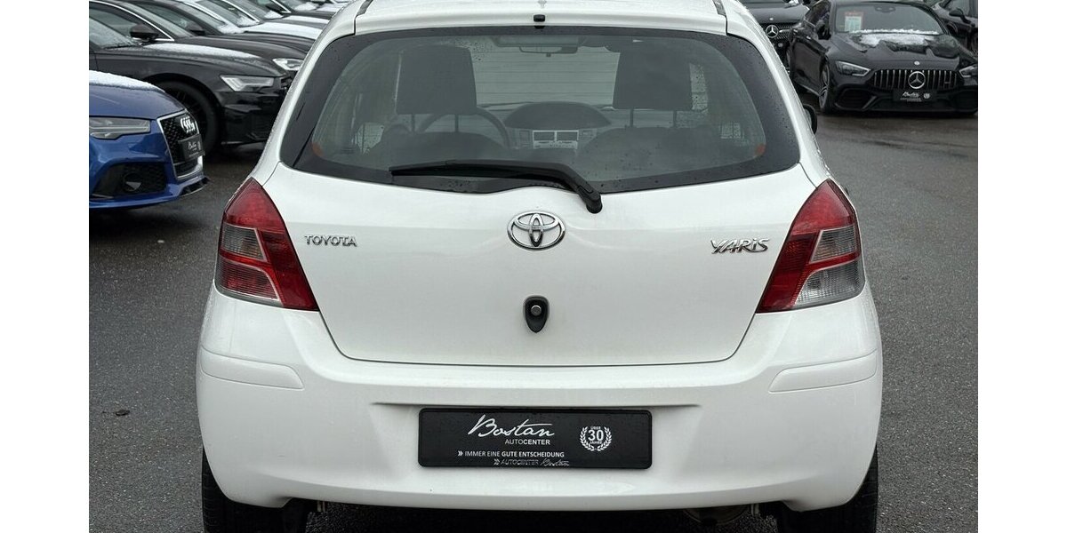 Toyota Yaris 1.0 Cool/KLIMAANLAGE/5-TÜRIG/SCHECKHEFT 112.981 km 4.900 &euro; Villingen-Schwenningen 78054