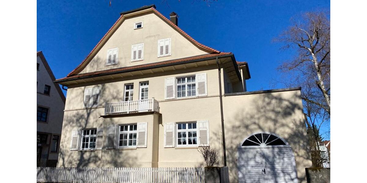 Villa Trossingen - 10 Zimmer, 265 m&sup2;, 490.000&euro; | Angebot:26008574