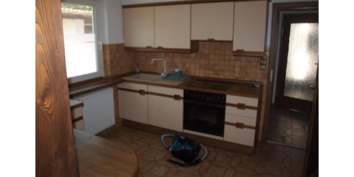Erdgeschoßwohnung Tuttlingen - 1 Zimmer, 90 m&sup2;, 750&euro; | Angebot:26662149