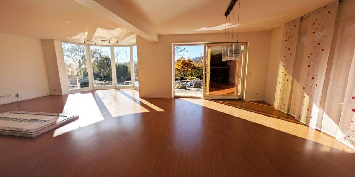 Einfamilienhaus Tuttlingen - 8 Zimmer, 299 m&sup2;, 550.000&euro; | Angebot:25708565