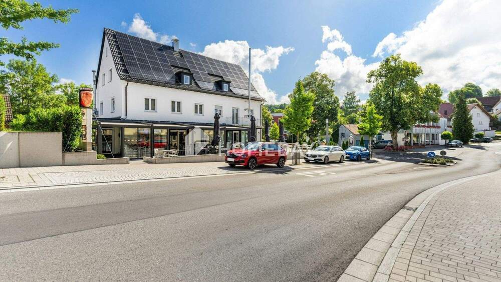 Mehrfamilienhaus, Wohnhaus Dunningen - 9 Zimmer, 240 m&sup2;, 1.180.000&euro; | Angebot:25685641