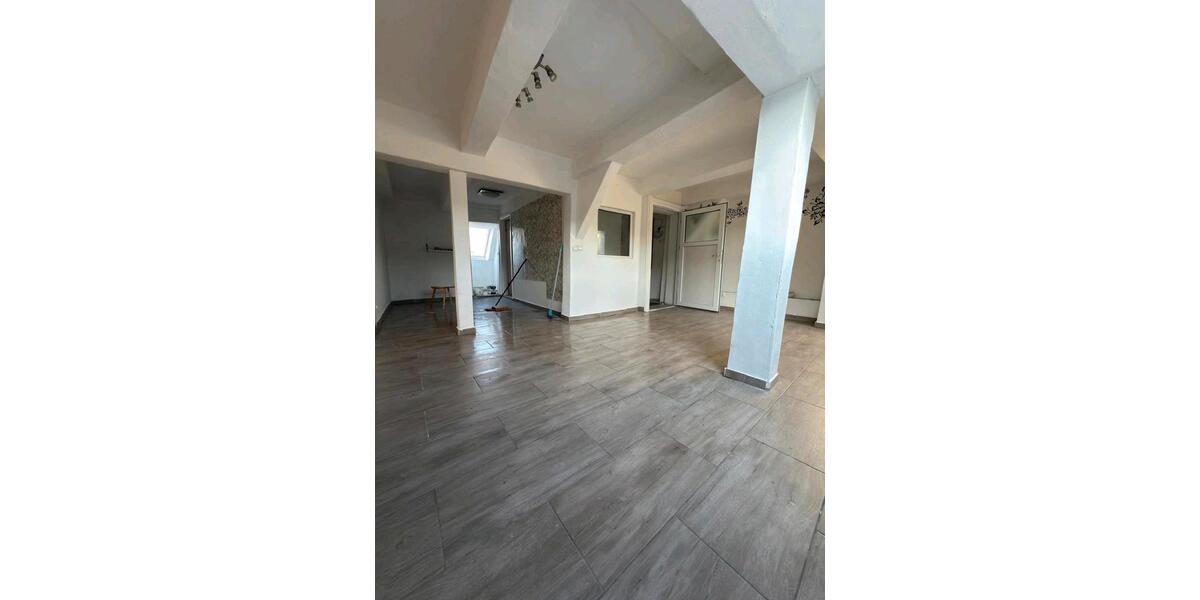 Dachgeschoßwohnung Tuttlingen - 4 Zimmer, 80 m&sup2;, 670&euro; | Angebot:25875407