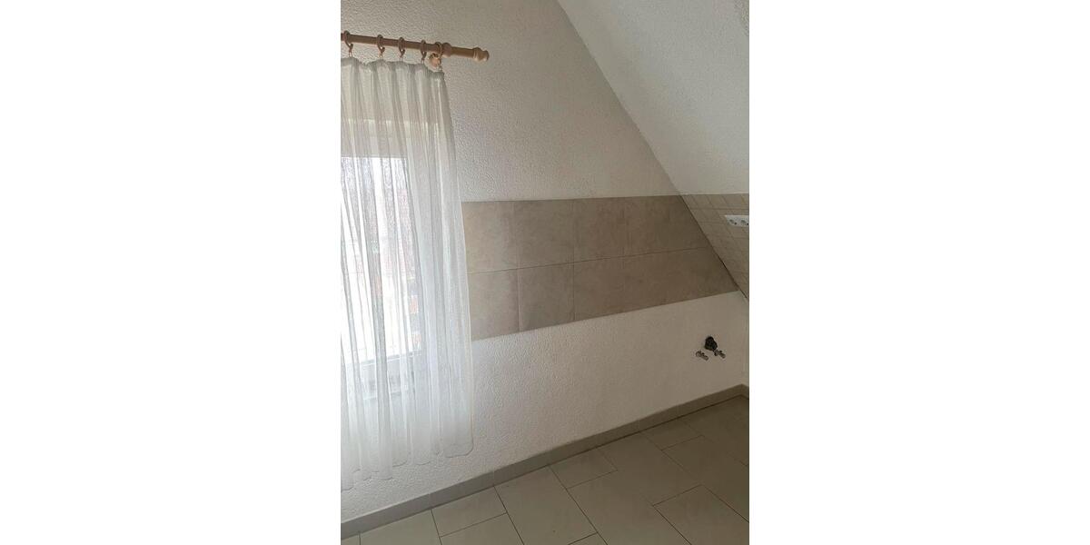 Dachgeschoßwohnung Villingen-Schwenningen Schwenningen - 1.5 Zimmer, 50 m&sup2;, 600&euro; | Angebot:25355138