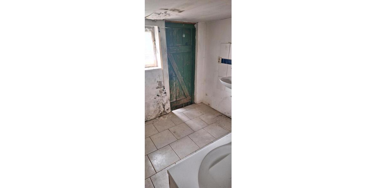 Reihenhaus Böttingen - 6 Zimmer, 160 m&sup2;, 65.000&euro; | Angebot:27112306