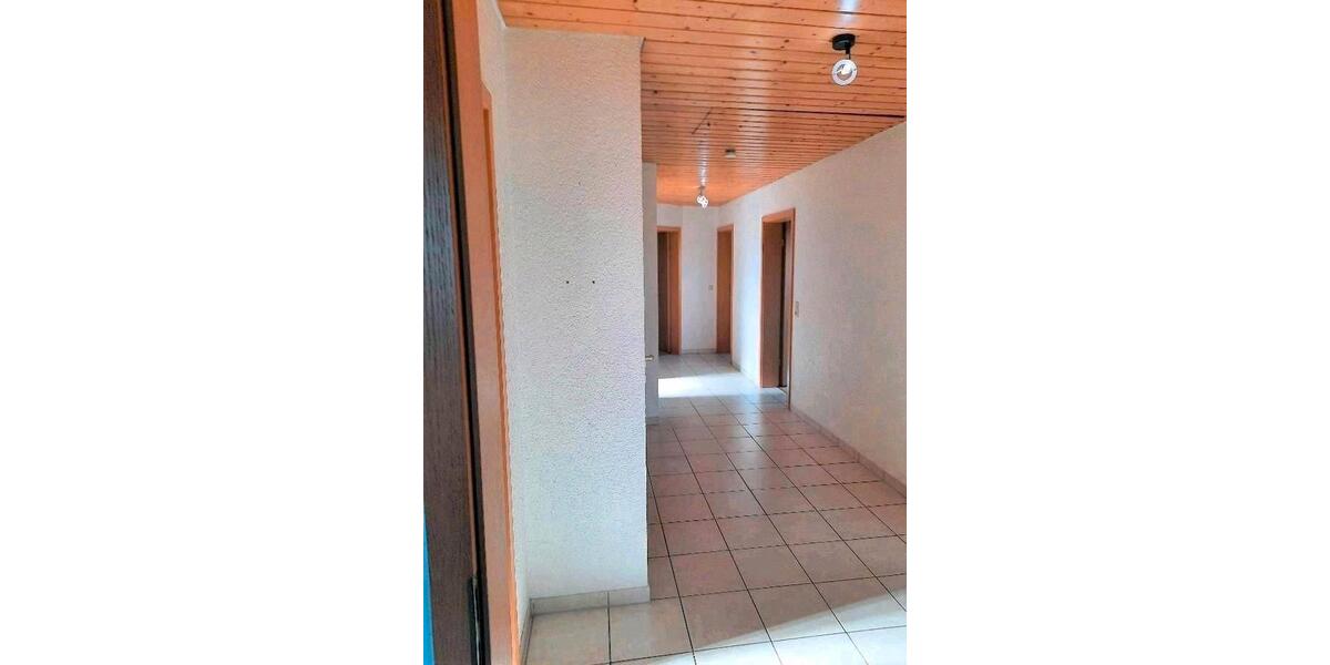 Dachgeschoßwohnung Wutach - 4 Zimmer, 107 m&sup2;, 320.000&euro; | Angebot:27236079